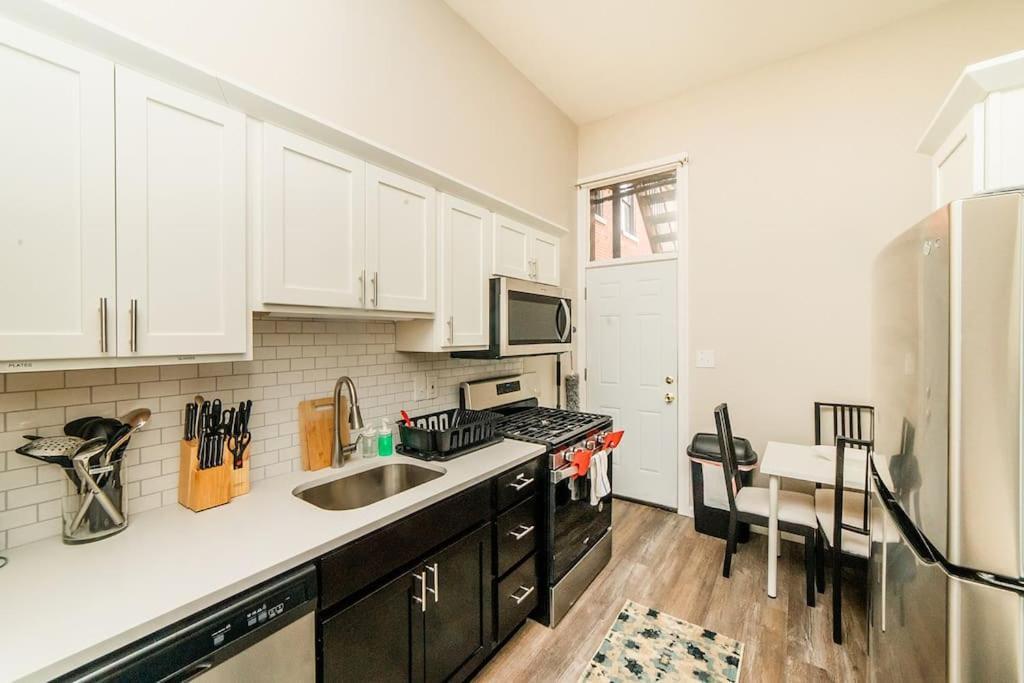 Apartment - No Steps - Walkable & Free Parking